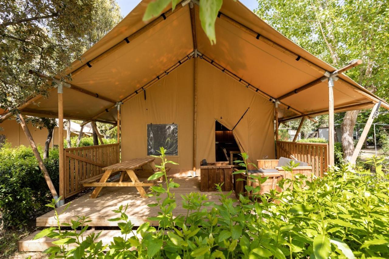Camping Campo Dei Fiori - Glamping4All ヴァダ エクステリア 写真